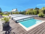 Abri de piscine bas télescopique – protection modulable