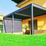 Pergola bioclimatique moderne en kit – Lames & options d’ambiance