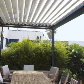 Pergola bioclimatique H3 en kit – Structure alu & lames motorisées